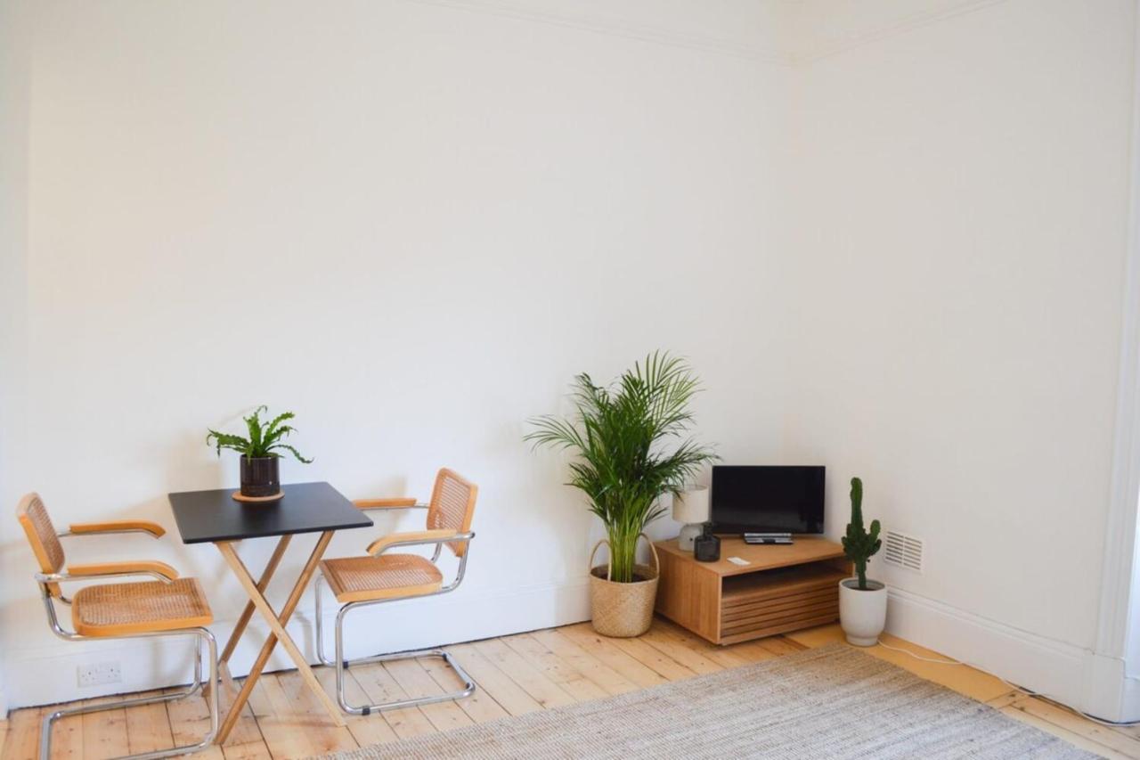 Modern 1 Bedroom Flat In The Heart Of Εδιμβούργο Εξωτερικό φωτογραφία